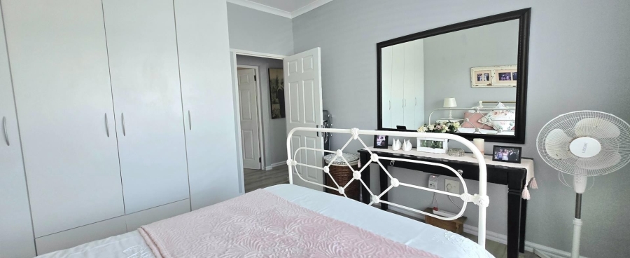 5 Bedroom Property for Sale in Franskraal Western Cape